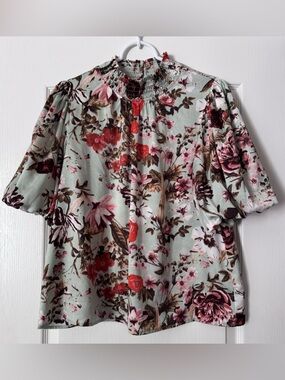 Like New THML Puff Sleeve Floral Blouse with Smocked Neck